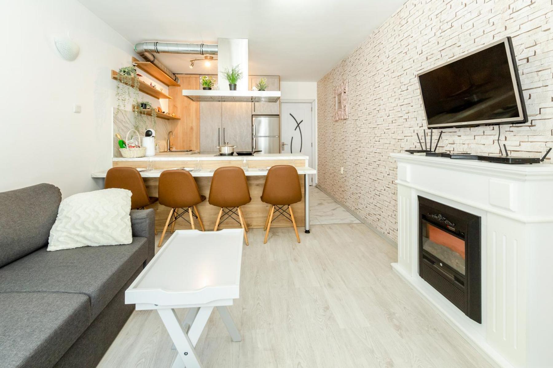 The White Apartment - Free Parking София Экстерьер фото